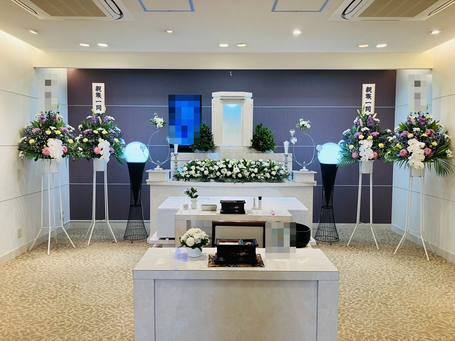 イノリテ堺深井ホールで2025年11月に執り行われた1日葬の式場風景で、堺市の落ち着いた雰囲気が伝わる写真です